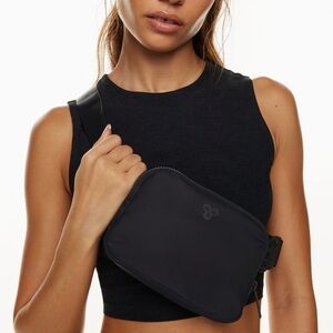 TNA On The Way Waist Bag